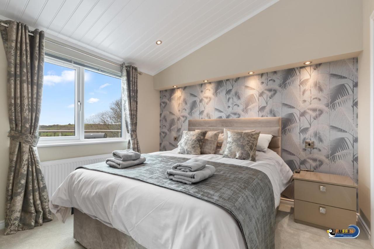 Valley View Lodge - Luxury Lodge, Hot Tub, Close To Beach Penally Екстериор снимка